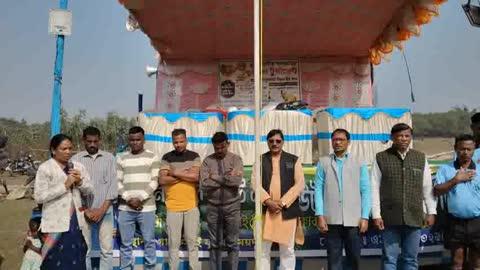 🎉 দু’দিন ব্যাপী বিরাট নক আউট ফুটবল প্রতিযোগিতা ⚽
গালুকসাই স্পোর্টস ইয়ুথ ক্লাবের উদ্যোগে জমজমাট আয়োজন, মাঠে দর্শকের ঢল, চারদিকে উৎসবের আবহ! 
💚💛
দুইদিন ব্যাপী ১৬টি টিম নিয়ে প্রতিযোগিতার 
শুভ উদ্বোধনী অনুষ্ঠানে উপস্থিত ছিলেন কেশিয়াড়ি বিধানসভার বিধায়ক মাননীয় শ্রী পরেশ মুর্মু মহাশয় সঙ্গে ছিলেন ST সেল এর জেলা সভাপতি  মাননীয় পিকু মান্ডি, পঞ্চায়েত সমিতির পূর্ত কর্মাধ্যক্ষ মাননীয় মঙ্গল মান্ডী, পঞ্চায়েত সমিতির সভানেত্রী মাননীয়া আরতি মুর্মু, কলাইকুন্ডা ফাড়ির মাননীয় IC স্যার , জেলা সোশ্যাল মিডিয়ার  পক্ষ থেকে জঞ্জিত কুমার  সাহু ,ক্লাবের রামপদ মান্ডি  সহ ক্লাবের সমস্ত সদস্যগন।
স্থান: গালুকসাই ফুটবল ময়দান
দলের লড়াই, খেলোয়াড়দের জেদ, আর গ্যালারির উত্তেজনায় মাতলো পুরো এলাকা। 🔥🏆
✨⚽ সবুজ মাঠে ফুটবলের রং,
🌟 তালে তালে বাজে ঢং,
🏆 জয়ের স্বপ্ন বুকের মাঝে,
🎉 উৎসব থাকে খেলার সাজে।
🙏 সকল খেলোয়াড়, আয়োজক ও দর্শকদের আন্তরিক ধন্যবাদ — খেলাধুলা হোক সমাজকে একসূত্রে বাঁধার শক্তি। 💙💚💛
#FootballTournament #SportsSpirit #YouthPower #Galuksai 🏆⚽🔥