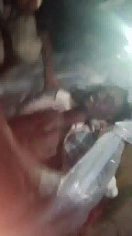 ग्राम खड़ा सहरोल में सहरिया युवक की 
संदेहास्पद मृत्यु का मामला परिजन व ग्राम वासी पार्टिव देह को आरोपी मेहता किराड़ के घर पर रख कर रहे न्यायोचित कार्रवाई की मांग व उचित मुआवजे की की मांग रखीं है