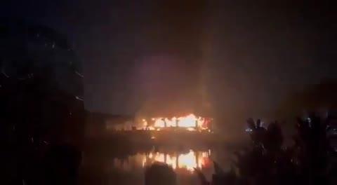 गोवा के नाइट क्लब में सिलेंडर ब्लास्ट से आग लगी, 23 लोगों की मौत हुई !!