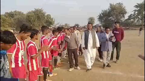 रंका रेनबो क्लब द्वारा आयोजित फुटबॉल टूर्नामेंट का सेमिफाइनल मैच में भलुआनी से सिरोई खुर्द जीत कर पहुंचा फाइनल में