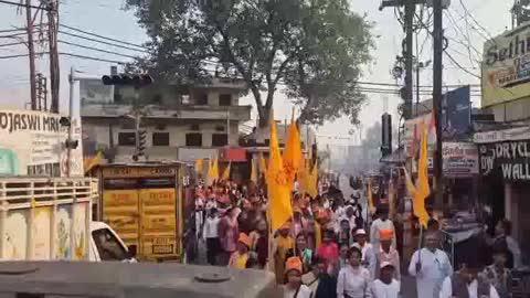 गीता जयंती ब तुलसी पूजन पर निकाली गई संकीर्तन पदयात्रा