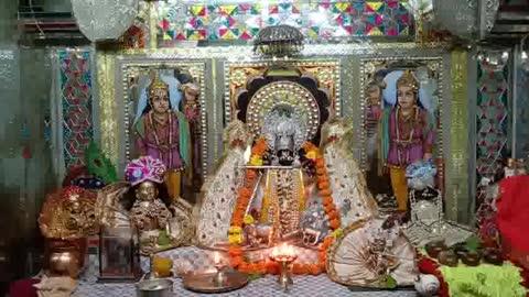 श्री लक्ष्मी पति भगवान को प्रणाम करते श्री मंगला आरती के दर्शन हरि ॐ ॐ नमो भगवते वासुयदेवाय हरि ॐ ॐ नमो भगवते वासुयदेवाय