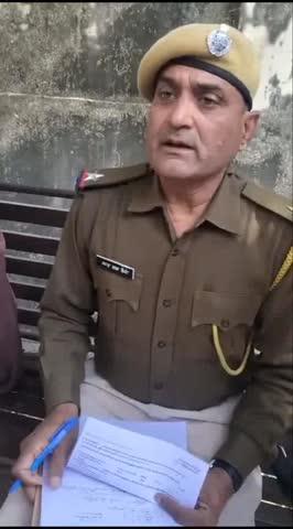 #KotaCrime कोटा जिले के बूढ़ादीत थाना क्षेत्र के लाखसनीजा गांव में रविवार देर रात 70 वर्षीय बुजुर्ग महिला की हत्या, बहू गंभीर घायल: गांव के कुछ अज्ञात लोगों ने घर में घुसकर 70 वर्षीय बुजुर्ग महिला पर डंडे से हमला कर दिया: जिससे उसकी मौके पर ही मौत हो गई: हमले में मृतका की बहू भी गंभीर रूप से घायल हुई है, जिसका कोटा मेडिकल अस्पताल में इलाज चल रहा है...