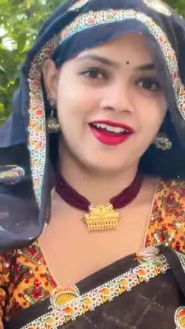 रेल बनाने का भी तरीका होता है हमारे राजस्थान के अंदर महिलाएं 
अपनी गरिमा में रहकर दिल बनाती है और अच्छा खासा फॉलोअर भी गेम कर रखी है यह बहुत ही सोचनी और समझदारी की बात होतीहै