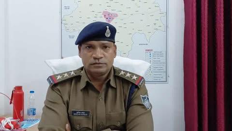 आमला पुलिस ने ग्राम नाहिया स्टोन क्रेशर से चोरी हुए मिलर मशीन ट्रक का खुलासा किया है। पुलिस ने आरोपी कृष्णकुमार पिता शेरसिंह को बुलंदशहर (उत्तर प्रदेश) से गिरफ्तार किया है। आरोपी ने 30 लाख रुपये का मिलर ट्रक चोरी किया था, जिसे पुलिस ने पाढर क्षेत्र से बरामद किया है।