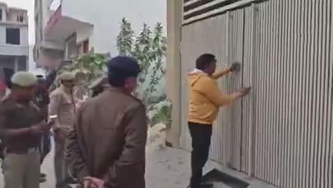 प्रवेश विहारात बंद घरात सापडला  सडलेला मृतदेह