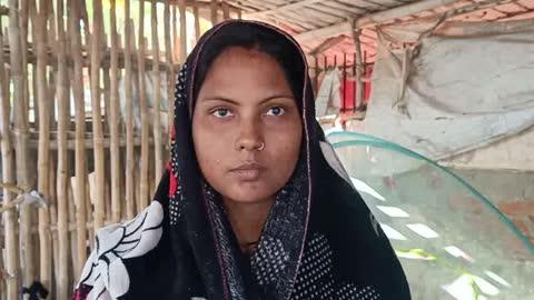 ख़बर प्रतापगढ़ 
राजपाल चौराहा पर एक महिला बच्चों के साथ, पति से पीड़ित होकर न्याय के लिए भटक रही है, प्रशाशन से लगा रही न्याय कि गुहार, पूरा मामला सुनिए पीड़ित कि जुबानी