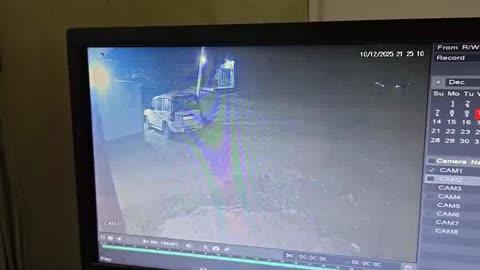 उत्तर प्रदेश
शिकायत से नाराज प्रधान ने कार से कुचलवा दिया!
भदोही में कमलाकांत दुबे ने धसकरी के ग्राम प्रधान मनीष यादव की शिकायत की। अनियमितता की जाँच हुई। डीएम ने कार्रवाई की। फण्ड रोक दिया गया। कल रात 70 वर्षीय कमलाकांत दुबे अपना मेडिकल स्टोर बंद कर घर जा रहे थे। कार चढ़ाकर उनकी हत्या कर दी गई। गाड़ी ग्राम प्रधान के घर की थी। प्रधान जी गिरफ्तार।