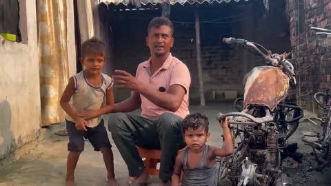 UP, बहराइच दंगों के दौरान, कलीम की 4 साल की बेटी शिफा को चरमपंथियों ने पकड़ लिया और उसे जलती हुई मोटरसाइकिल में फेंकने की कोशिश की, लेकिन कलीम ने उसे समय रहते बचा लिया।
धार्मिक ग्रंथ मनुस्मति का हवाला देते हुए सरफराज को फांसी की सजा और इस मामले में कोई कार्यवाही नहीं।