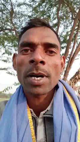 साथियों स्कैमठगों से सावधान सतर्क रहें ना आधार कार्ड की कॉपी दें ना फिंगर दें अगर कोई ऐसा करता है तो पुलिस को सूचना तुरंत दें