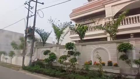 #Corruption लखनऊ: ये किसी कारोबारी की कोठी नहीं, बल्कि कोडीन सीरप कांड में आरोपी कांस्टेबल आलोक सिंह की कोठी है...