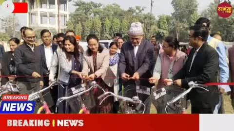 कवच परियोजना के तहत दरभंगा में 25 बच्चियों को सशक्त बनाने की पहल किए गए साइकिल वितरण। Darbhanga Tak