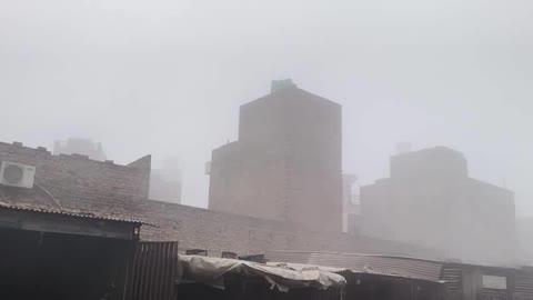 उकलाना मे आज कोहरे ने दी दस्तक ठन्ड बढने की उम्मीद आगे के दिनों में और भी ज्यादा कोहरे के बढने की आंशका है जिसके चलते वाहन चालकों की परेशानियां और बढेगी कोहरे के चलतें लोगों को भी जागरूक होना पड़ेगा बे वजह कोहरे के समय वाहन लेकर बाहर ना घुमे और सावधानी बरतें