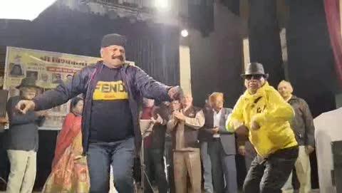 दिल तो पागल है....
🎤पूजा सिंह एवं मेघराज नागल 
🕺 केशव पारीक, घनश्याम सोलंकी, नंदू पाजी, शाकिर हुसैन चौपदार, ठाकुर भवानी सिंह, ठाकुर विक्रम सिंह, रामकिशोर यादव, कमलकांत सोनी सहित आदि।