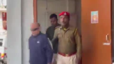 पाकिस्तानी एजेंट के लिए काम करने वाला कुलेंद्र शर्मा गिरफ्तार...
असम पुलिस का दावा है कि...
कुलेंद्र शर्मा लंबे समय से पाकिस्तानी जासूसी एजेंसी से जुड़े लोगों के संपर्क में थे और उन्हें संवेदनशील जानकारियां उपलब्ध करा रहे थे।
IAF के रिटायर्ड ऑफिसर हैं शर्मा..