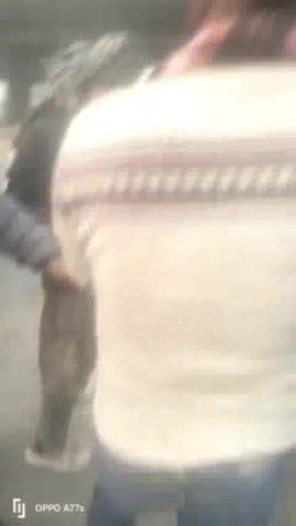 ब्रेकिंग न्यूज 
*पारा क्षेत्र में हुआ दो पक्षों में भीषण बवाल जमकर चले लाठी डंडे*। 
पारा थाना क्षेत्र के खुशहालगंज रिंगरोड पुल के नीचे सज रही अवैध रूप से *मौरंगमंडी* में हुआ जमकर बवाल दो पक्षों के झगड़े में युवक का सिर फटा। 
*झगड़े में राहुल पांडे का सिर फटा।* 
*योगेश मिश्रा व एक दर्जन से ज्यादा दबंग साथियों ने करीब 45 वर्षीय राहुल पांडे को बुरी तरह से पीट पीट कर किया लहू लोहान। 11 तारीख सुबह दबंगों जमकर किया बवाल।*
*पीड़ित ने पारा थाने पर तहरीर देकर पुलिस से लगाई न्याय की गुहार*
*अवैध रूप से सज रही मोरंग मंडी में हुए इस खूनी संघर्ष में तहरीर के आधार पर पारा पुलिस कर रही है विधिक कार्रवाई अपराधी अभी भी पारा पुलिस की पहुंच से दूर।*
voice of Avadh news