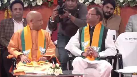 Breaking News 
भाजपा संगठन के कार्यक्रम में PM मोदी,रक्षा मंत्री राजनाथ सिंह CM योगी आदित्यनाथ सहित उत्तर प्रदेश के सभी 120 राष्ट्रीय परिषद् के सदस्य निर्वाचित!!
राष्ट्रीय अध्यक्ष बनाये जाने की प्रक्रिया हेतु यह मामला भी संपन्न!!