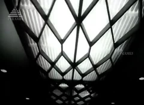 இரவின் மடியில்.