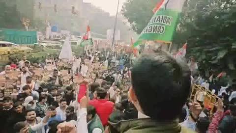 #VoteChori दिल्ली के रामलीला मैदान में रविवार को कांग्रेस की वोट चोर गद्दी छोड़ महारैली में उमड़ा जनसैलाब...