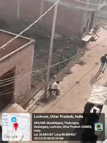 लखनऊ 
नगर निगम जोन 6 
जोन 6 सफाई कर्मचारियों  की अदभुत कार्यशैली ,  रोड की सफाई में भी भेदभाव,
जोन 6 मल्लाहिटोला वार्ड अंतर्गत  मिश्रीबाग की कुछ गलियों में सफाई कर्मचारी  द्वारा चलाया जा रहा है सफाई का अद्भुत अभियान ,
यहां की गलियों में सफाई कर्मचारी मनमाने ढंग से अदभुत तरीके से गलियों की शुरुवात  में ही सफाई कर फोटो खींच हो जाते है गायब ,  
कभी भी पूरी गलियों में ना ही होती है सड़कों की सफाई , न ही नालियों में होती है  किसी प्रकार की भी सफाई , 
आखिर किस प्रकार की कार्यशैली से काम कर रहा है लखनऊ नगर निगम जोन 6 , क्या यह सफाई बस फोटो वीडियो बनाने तक ही सीमित है ,  या फिर  शुरुवात में बने घरों से इन कर्मचारियों का कोई अनोखा रिश्ता है ?