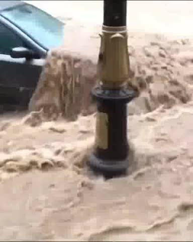 மொராக்கோவில் உள்ள சஃபி மாகாணத்தில் பெய்த கணமழை காரணமாக 21 பேர் உயிரிழந்துள்ளனர்.