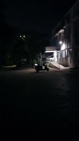 ஐயா வணக்கம் நான் மக்கள் சமூக பாதுகாப்பு சங்கம் காங்கேயம் கோட்ட தலைவராக உள்ளேன் காங்கேயத்தில் மாவட்ட அரசு தலைமை மருத்துவமனை செயல்பட்டு வருகிறது இந்த மருத்துவமனைக்கு தினந்தோறும் ஆயிரக்கணக்கான மக்கள் வந்து சிகிச்சை பெற்று செல்கின்றன இந்நிலையில் இந்த மருத்துவமனை வளாகத்தில் அமைந்துள்ள கோபுர மின்விளக்கு கடந்த ஒரு மாத காலமாக எரிவதில்லை இது சம்பந்தமாக மருத்துவமனை தலைமை அதிகாரியிடம் தெரிவிக்கப்பட்டது அவர்கள் இது இந்த வேலைகள் அனைத்தும் பொதுப்பணித்துறையில் உள்ள மின்சார பிரிவு ஆட்கள் செய்து வருவதால் அவர்களிடம் தெரிவிக்கப்பட்டது என்று பதில் அளித்துள்ளார் ஆனால் இதுவரை அந்தப் பணிகள் எதுவும் நடைபெறவில்லை ஆகவே உடனடியாக இந்த கோரிக்கின் மீது நடவடிக்கை எடுக்க வேண்டும் என பொதுமக்கள் கோரிக்கை வைத்துள்ளனர்