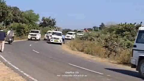 #CrimeNews झालावाड़: ऑपरेशन ऊर्जा प्रहार: अवैध ट्रांसफॉर्मर के विरुद्ध कार्यवाही करती विद्युत विभाग की टीम...