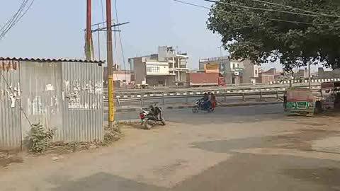 जनपद औरैया: नगर पालिका परिषद औरैया क्षेत्र से लगा हुआ समरथपुर आनेपुर रोड नहर बंबा जो किसी समय औरैया नगर के प्राचीन सत्ती तालाब तक आता था पानी 
सिंचाई विभाग एवं नगर पालिका परिषद औरैया की लापरवाही से 
बेहताशा गंदगी भरी हुई है जिससे अनेकों बीमारियां एवं मच्छर पनपते हैं आसपास के लोग परेशान होते हैं आखिर इसका कौन जिम्मेदार है इसकी कब होगी सफाई 
#MYogiAdityanath #KeshavPrasadMaurya #NarendraModi #AmitShah #nppauraiya #SwachhSurvekshan2025 #SwachhBharat #myभारत #bjp4in #geetashakya