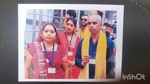 ग्राम रहंगी मे घरेलू विवाद पर माता-पिता बिन बताएं घर से हुए लापता बेटों ने थाना चकरभाठा में दर्ज कराई गुमसुदगी की रिपोर्ट 
आज सोमवार के शाम 6:00 बजे चकरभाठा पुलिस से मिली जानकारी के अनुसार
प्रहलाद कुमार श्रीवास पिता रामकुमार श्रीवास उम्म्र 36 साल साकिन ग्राम रहंगी थाना चकरभाठा जिला बिलासपुर 
ने आज सौमवार की साम  17/07 बजे थाना चकरभाठा मे रिपोर्ट दर्ज कराई हैं की
गुम इंसान
श्रीमति इंदा बाई श्रीवास पति रामकुमार श्रीवास उम्र 53 साल साकिन ग्राम रहंगी थाना
सूचक प्रहलाद कुमार श्रीवास पिता रामकुमार श्रीवास उम्र 36 साल साकिन ग्राम रहंगी थाना चकरभाठा जिला बिलासपुर का हमराह अपने छोटा भाई नितेश कुमार श्रीवास के साथ थाना उपस्थित आकर मौखिक सूचना दर्ज कराया कि इसकी मां श्रीमति इंदा बाई श्रीवास पति रामकुमार श्रीवास उम्म्र 53 साल साकिन ग्राम रहंगी थाना चकरभाठा जिला बिलासपुर का दिनाक 12/12/2025 के सुबह करीबन 10/00 बजे घर में घरेलू बात को लेकर वाद विवाद होने से नाराज होकर बिना बताये कहीं चले गये है जिसका आसपास एव रिस्तेदारो के यहा पता किया पता नहीं चला है जिसकी हुलिया कद 05 फीट, रंग सांवली, बाल काला, चेहरा लम्बा, छत्तीसगढी भाषा बोलती है साड़ी पहनी है
दूसरा गुम इंसान
रामकुमार श्रीवास पिता स्व. गंगाराम श्रीवास उम्र 59 साल साकिन ग्राम रहेंगी थाना चकरभाठा जिला बिलासपुर छ.ग.
प्रार्थी का पिता रामकुमार श्रीवास पिता स्व गंगाराम श्रीवास उम्र 59 साल साकिन ग्राम रहंगी थाना चकरभाठा जिला बिलासपुर का दिनाक 12/12/2025 के सुबह करीबन 10/00 बजे घर में घरेलू बात को लेकर वाद विवाद होने से नाराज होकर बिना बताये कही चले गये है जिसका आसपास एव रिस्तेदारो के यहा पता किया पता नहीं चला है जिसकी हुलिया कद 05 फीट 02 इंच, रंग सांवला, बाल सफेद, चेहरा लम्बा, हिन्दी छत्तीसगढी भाषा बोलता है पेन्ट शर्ट पहना है सूचक की सूचना पर गुम इंसान क्रमांक 85/2025, 86/2025 कायम कर पतासाजी में लिया गया गुम इसान कायमी की सूचना जरिये RM सर्व थाना चौकी प्रभारी DCRB को भेजी जाती हैं