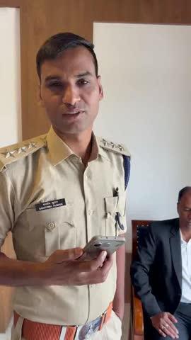 road skin se bache aur khaskar ke Dhyan rakhen auto per chalu Na Rahe