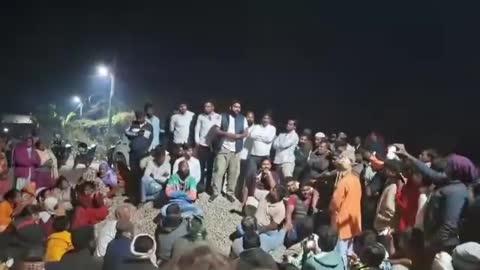 पैठण जायकवाडी भागातील संजयनगर, राहुलनगर, दाळवाडी या भागातील बौद्ध, मातंग, ओबीसी समाजाचे हजारो घर उद्ध्वस्त करण्याचे ठरले आहे. 60 वर्षापासून जवळपास तीन पिढ्या लोकं येते राहत आहेत. ही कार्यवाही तात्काळ रद्द करावी अशी ऑल इंडिया पँथरचे अध्यक्ष दिपकभाई केदार यांनी घटनेची चौकशी करुन प्रशासनाला विनंती केली नसता तीव्र आंदोलनाचा इशारा दिला.