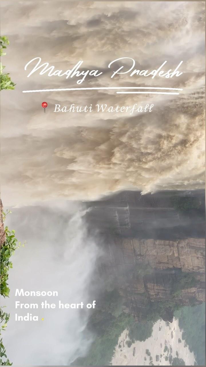 🌧️ ☔️ 

monsoon #monsoonindia #waterfallphotography #incredibleindia #madhyapradesh #madhyapradeshtourism #sidhi #rewa #travel #travelindia #reelsinstagram 
mptourism incredibleindia