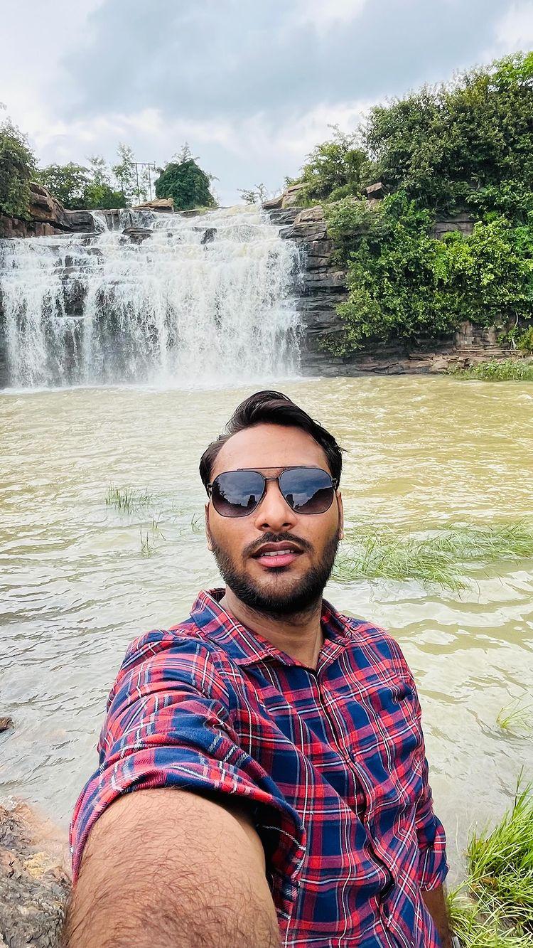 Ghumi ghumi ❗️

ghumi #rewa #travel #waterfall #picnic #frndsforever #satna #hiddenwaterfall #rewamp #katni #mahir #travelphotography #travelgram #monsoon #waterfallwednesday #waterfall_lover #kamalsharma15_ arunvishwakarma___ e