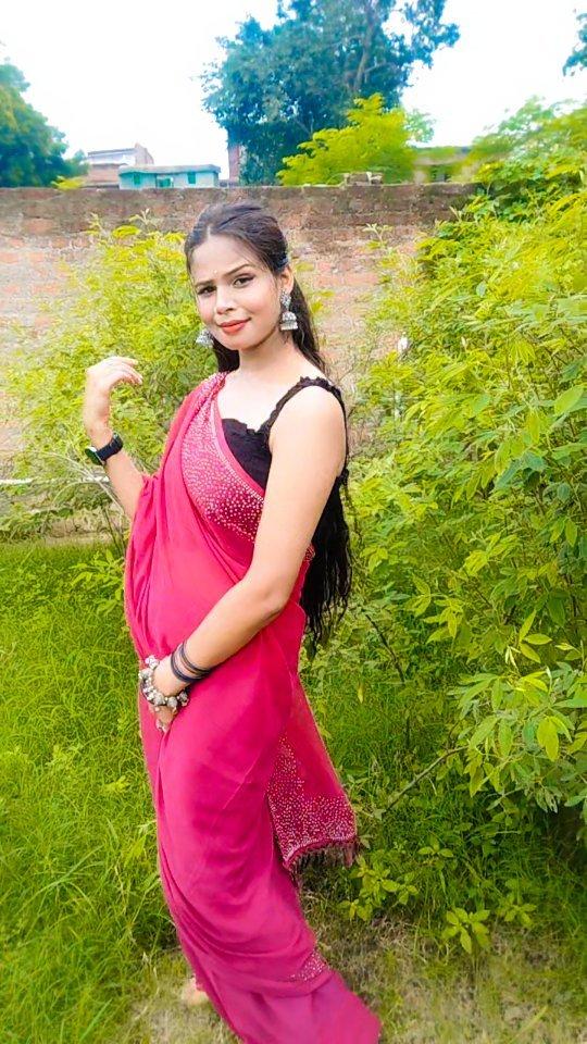 Main deewani horhi hu 🩷🙈🎵

rivi_snehi_roy