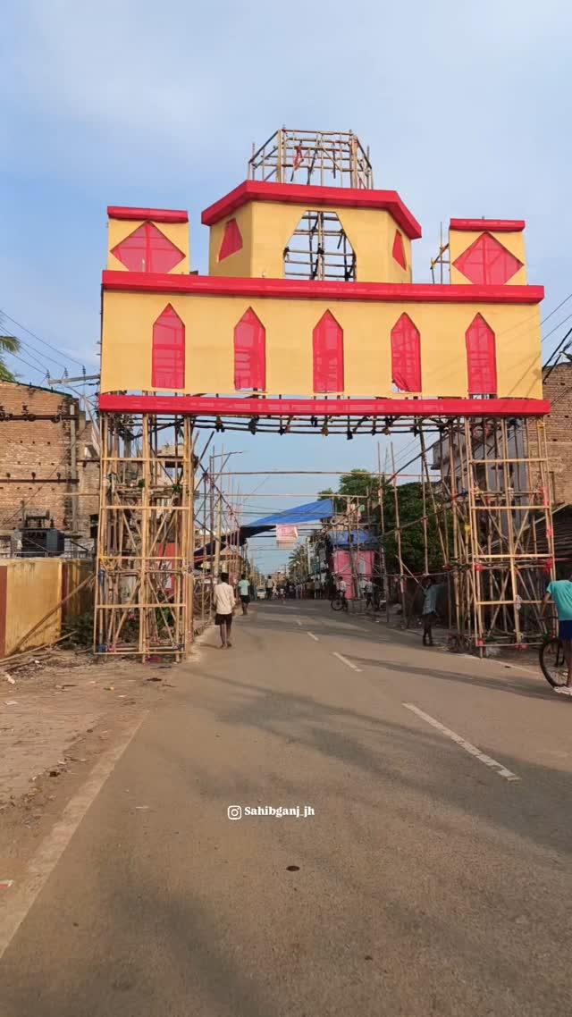 Naya tola durga puja pandal ✨
Sahibganj ♥️

Follow me - sahibganj_jh 

Editor -c.k_sketch_official