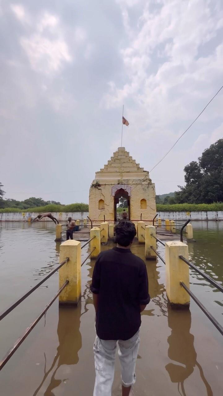 Dhamagundam Ramalingeshwara swamy temple
Location📍: Dhamagundam Forest, Vikarabad
Don’t repost this video❌