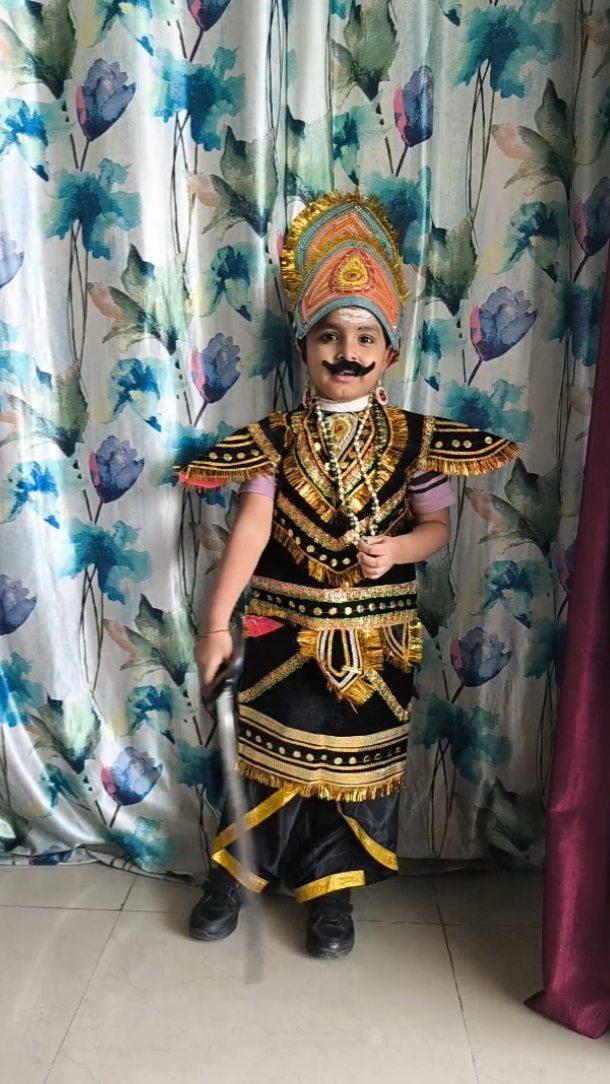 My cute ravan ❤️

(Ravan, Ravan Dahan, Dashanan, Ten headed, Lanka King)