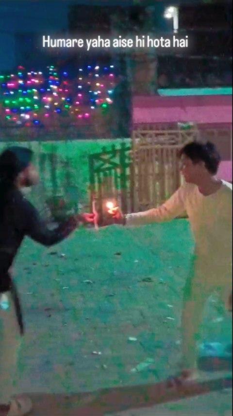 अब पटाखे मत चलाएं मैंने जला के देखा पॉल्यूशन बहुत होता है 😂😂😂🎇🪔

Happy diwali