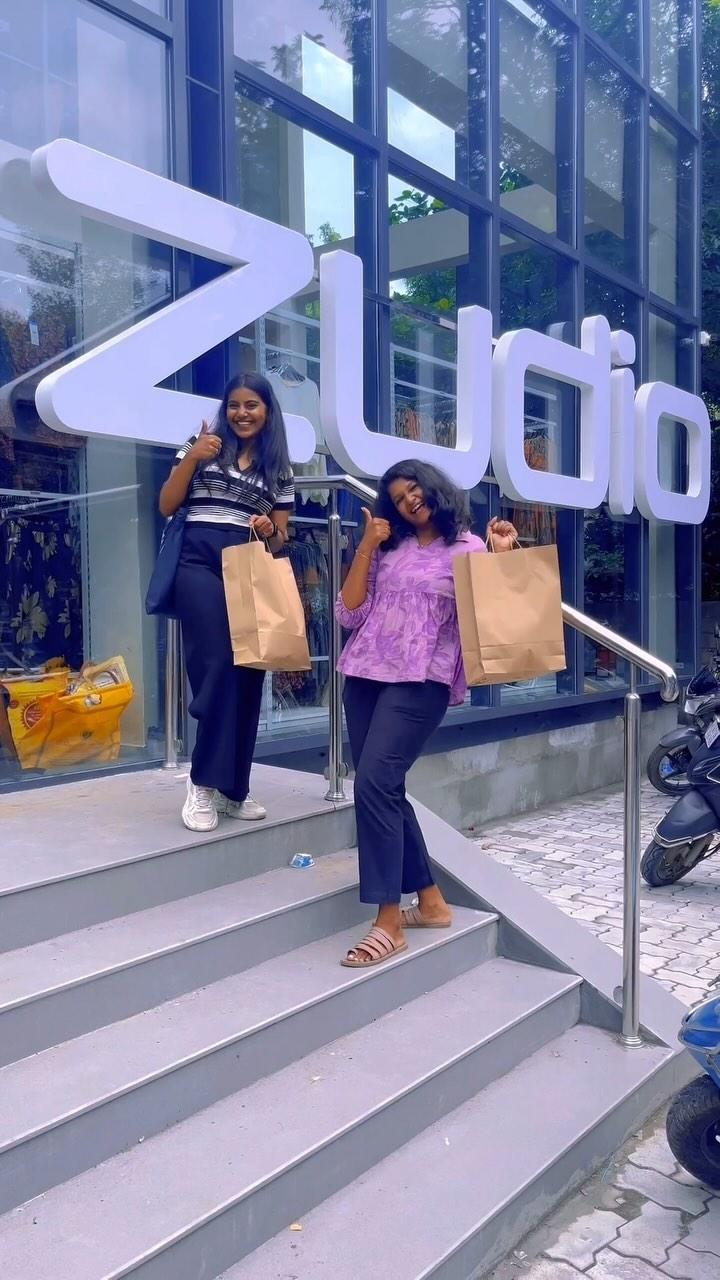 POV : girls shopping day out 🛍️

📍Zudio, Vellore