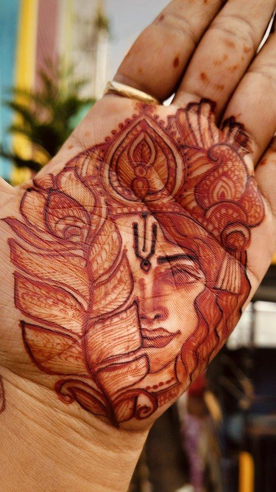 Practice time ☺☺
Figure Henna Design 🦋🧿
JAGDALPUR ❤