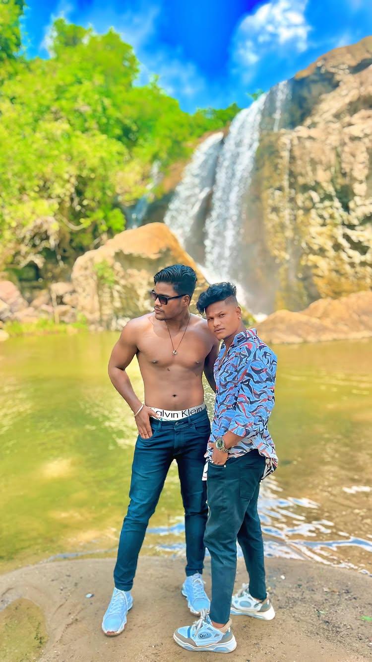 Jio ke Mobail 💖🤩

sarguja #surajpur #ambikapur #koriya #baikunthpur #cg #cgsong #cgreels #cgvideo #cgreels❤️ #chhattisgarh #reelsinstagram #reelkarofeelkaro #explorepage #explore #experience cg___dileep_rajak