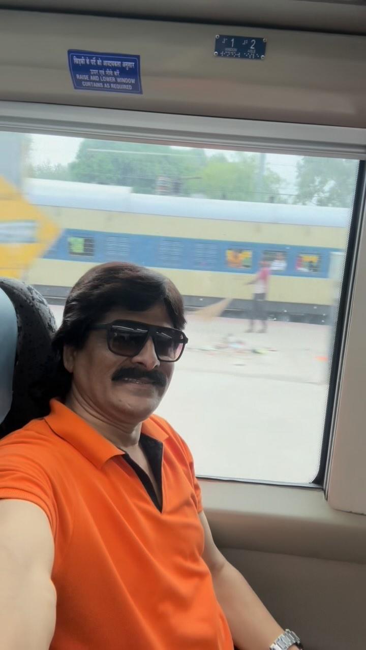 Vande Bharat -Journey patna to gomtinagar 😁🚆