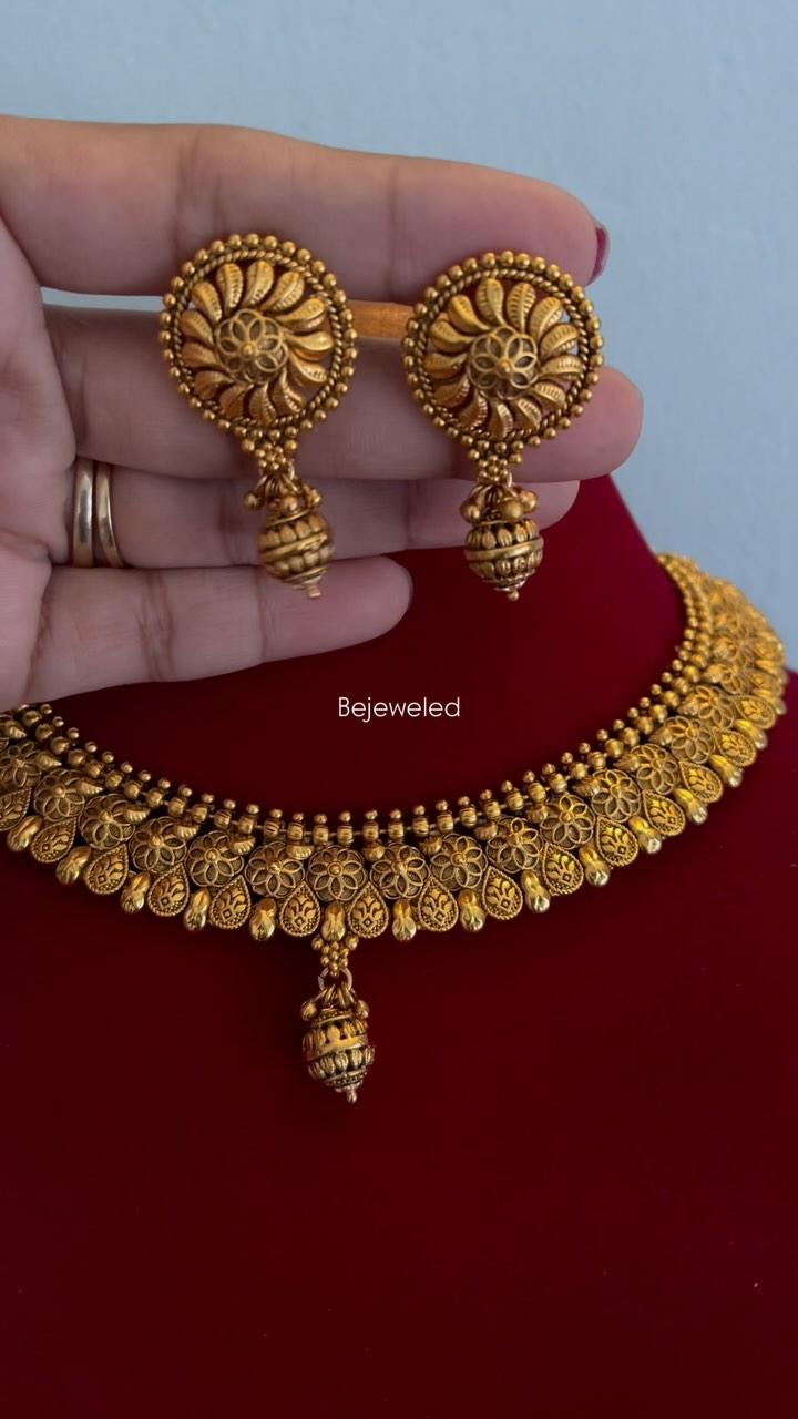 Brass Made Necklace 💫

📩Dm on instagram for more details
whatsapp +977 9749397472