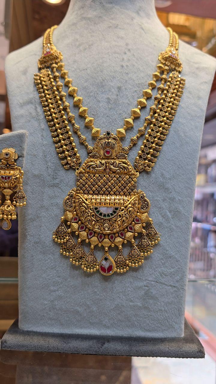 Antique longset jewellery designs

"Choose Perfection in jewellery, Not Compromise"

Weight 85 grams 916gold jewellery