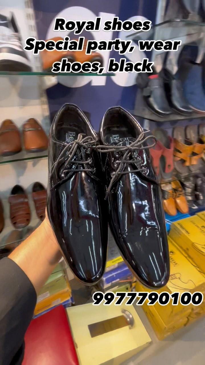 Black special party wear shoes 
Royal shoes Radha Vallabh market khargone
9977790100