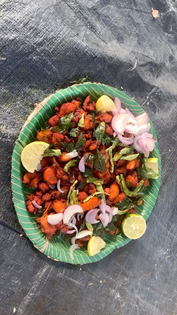 Sunday special crispy chicken pakoda 
Full video in YouTube link available in bio please subscribe