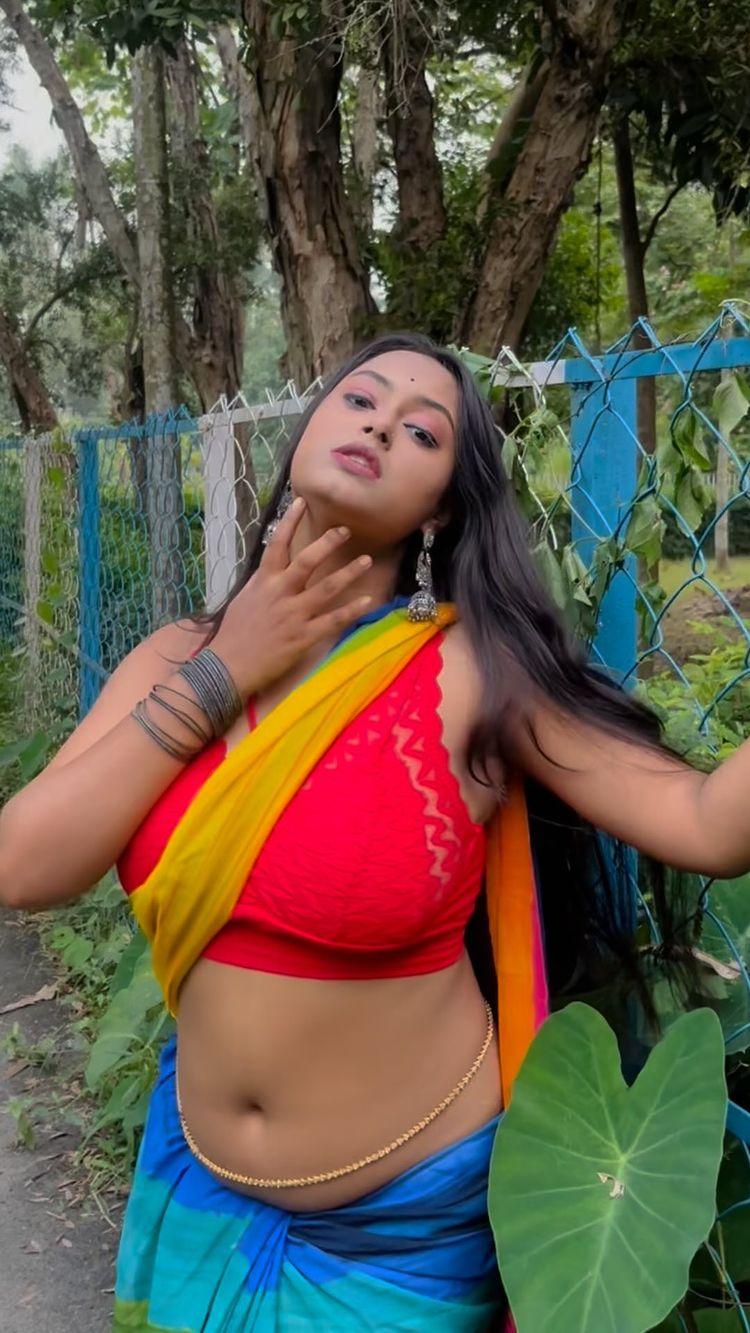 🔥🥵Be bold always🔥 
Shoot for frame_queen frame_queen_backup 
▪️Saree from frame_queen 
▪️Makeup mua_rimpa__nandi