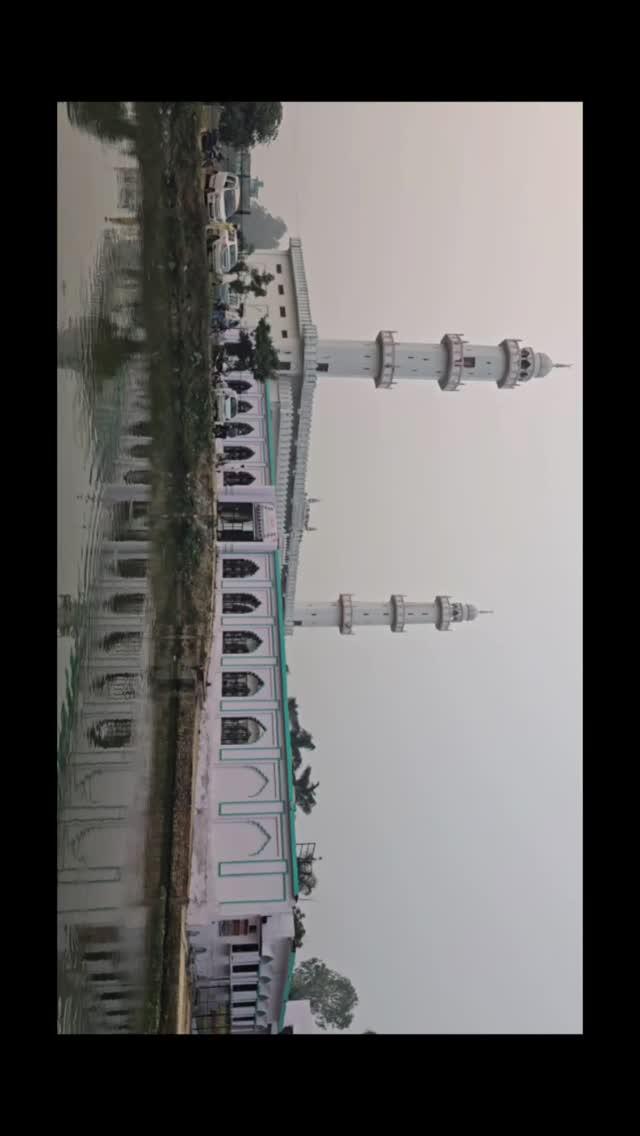 JO MASJID SE MOHABBAT 🥰 KARTA HAI 
ALLAH (اللہ تعالیٰ) RABBUL IZZAT USE APNA MAHBOOB BANA LETA HAI
MASJIDO KI HIFAZAT KARNA HAMARA FARIZA HAI
ALLAH RABBUL IZZAT DUNIYAN KI SAARI MASJIDON KI HIFAZAT FARMAYE