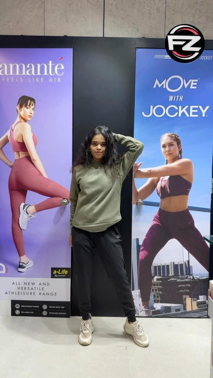 Jockey, Van Heusen, Enamor, Amante अशा नामांकित बँडचे गारमेंड्स कलेक्शन
Track pants, T-Shirts, Gym Wear Yoga Wear, Men’s / Woman’s Under Garments आणि Classic कपड्यासांठी fashion zone आहे ना 
बैंक ऑफ बड़ौदा समोर, समर्थ शाळेजवळ,कृष्ठधाम रोड, सावेडी, अहमदनगर
9860909303