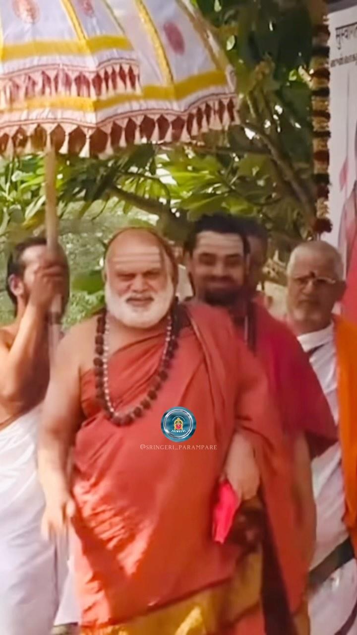 Pranamas to jagadguru 🙏🙏